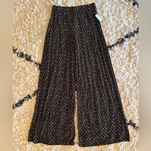Maurice’s high rise, wide leg dress pants. New with tags! Size Small.